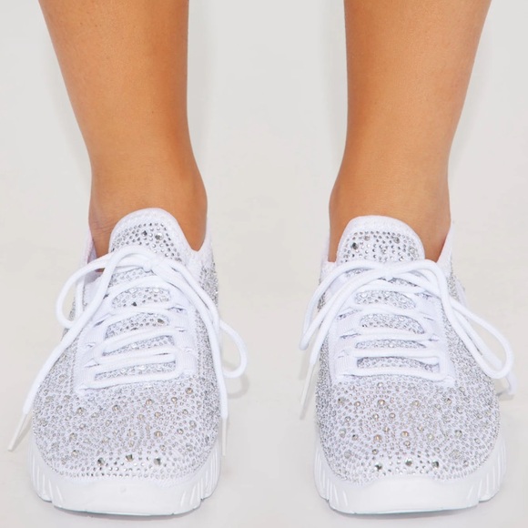 Fashion Nova Shoes - 💕 NWT WHITE BEDAZZLED Sparkle Sneakers ✨ size 7